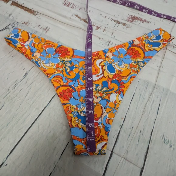 Kulai Kinis Bikini Cheeky Bottom. - Picture 3 of 7